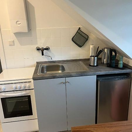 25 Qm Ferienwohnung Neuss Furth Экстерьер фото
